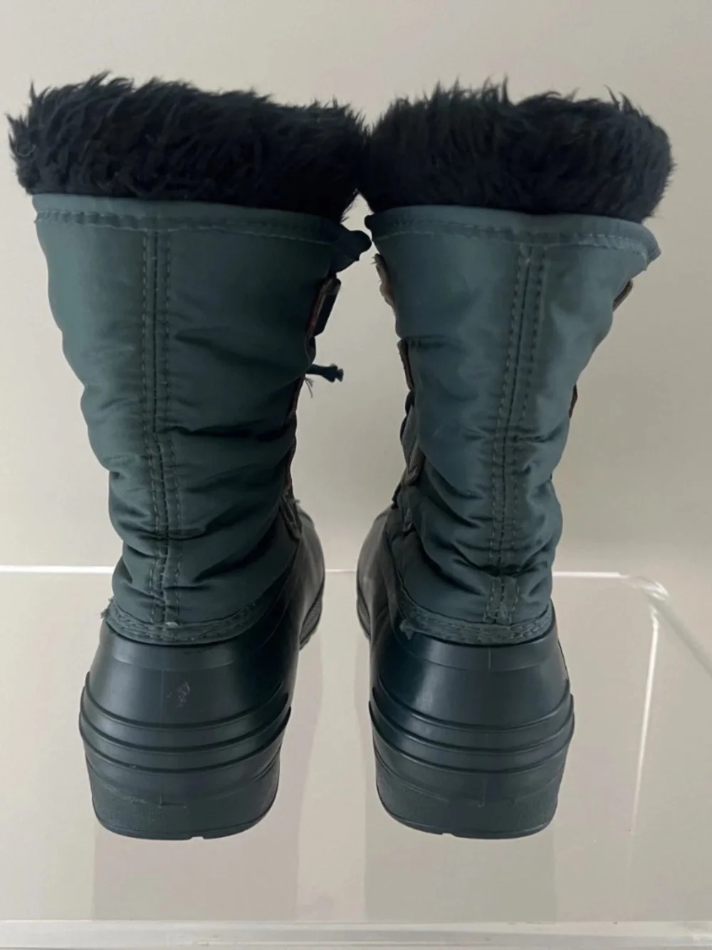 Sorel Dark Green Snow Boots Womens Size 8